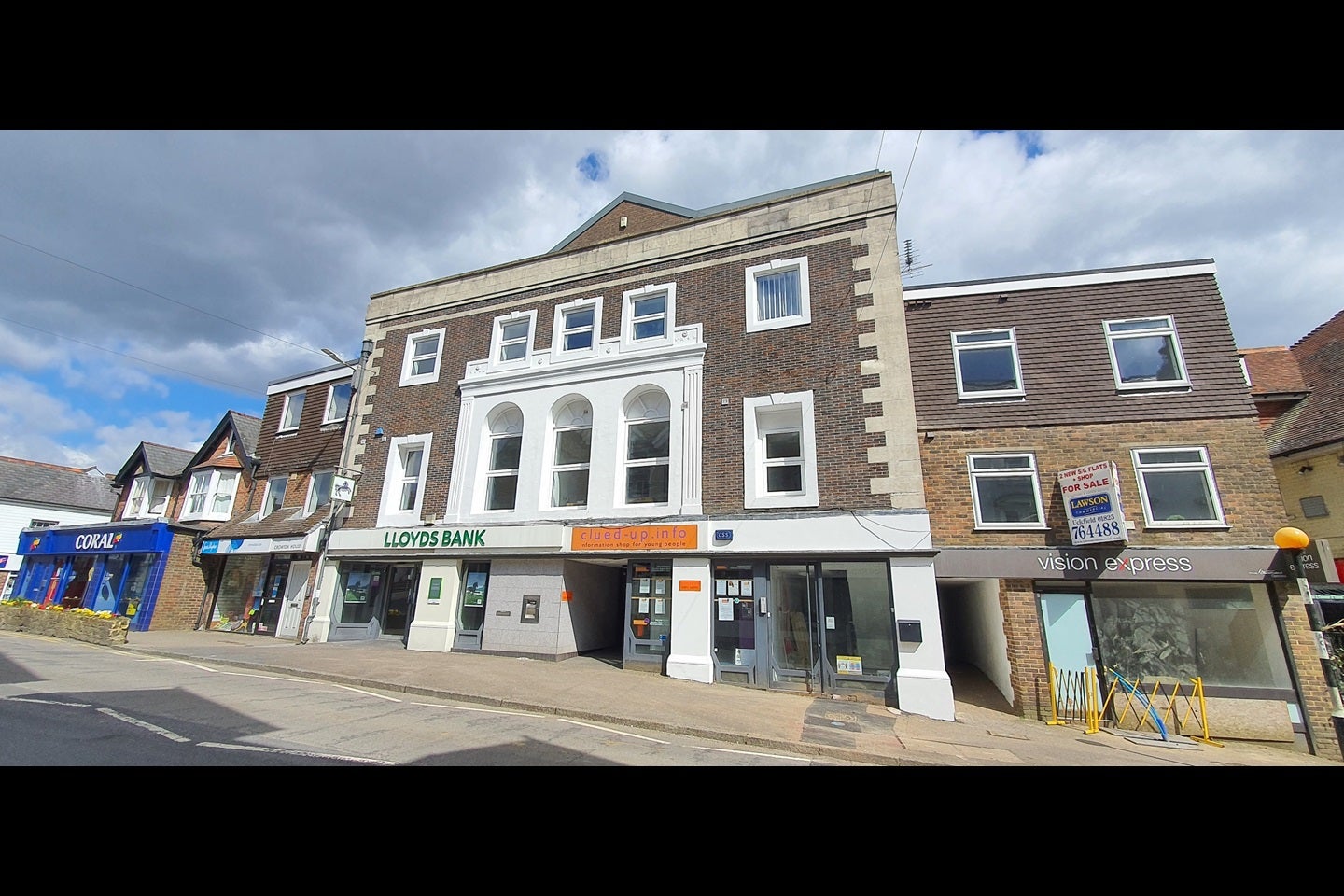 Flat The Broadway in Wealden