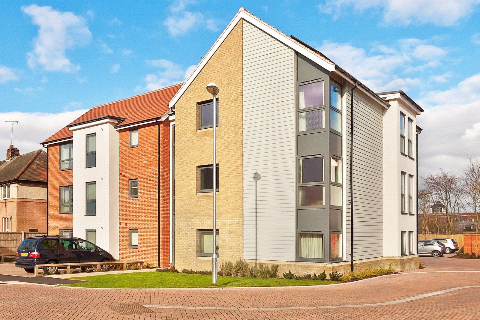 Flat Henry Swan Way in Colchester