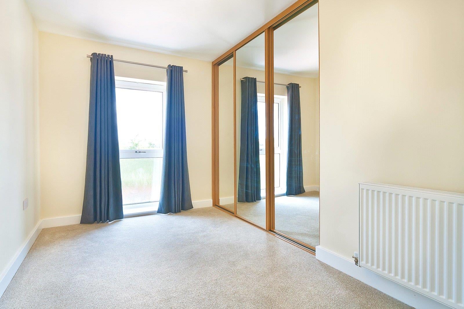 Flat Henry Swan Way in Colchester