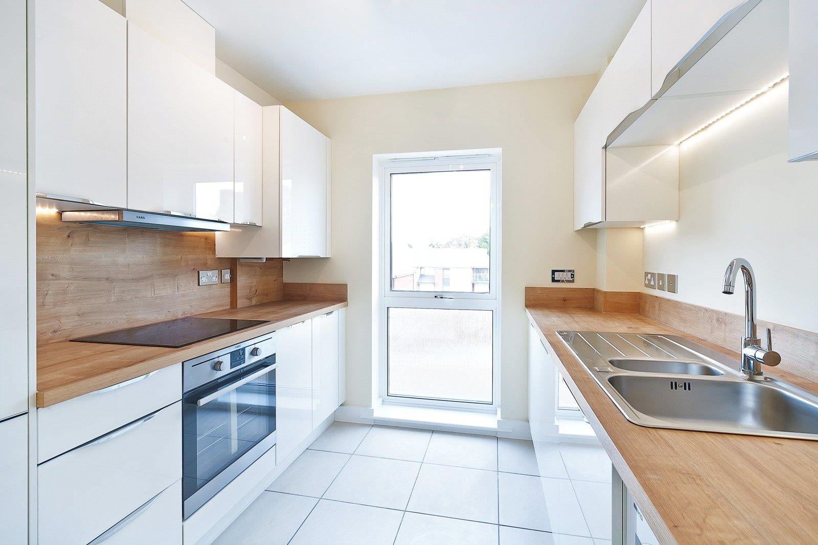 Flat Henry Swan Way in Colchester