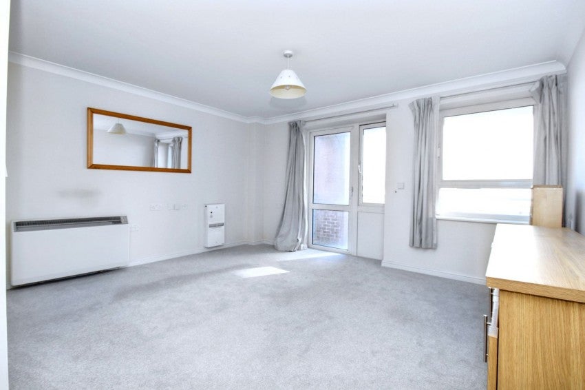 Flat Pinetree Court in Stevenage
