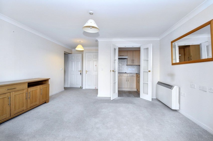 Flat Pinetree Court in Stevenage