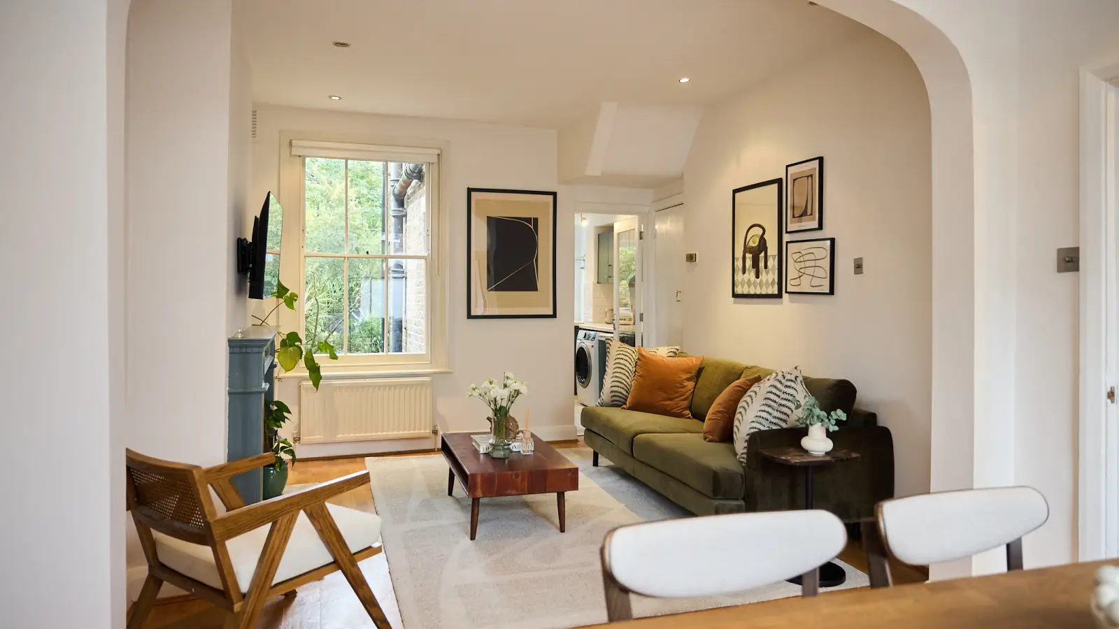 Flat Huxley Street in City of Westminster