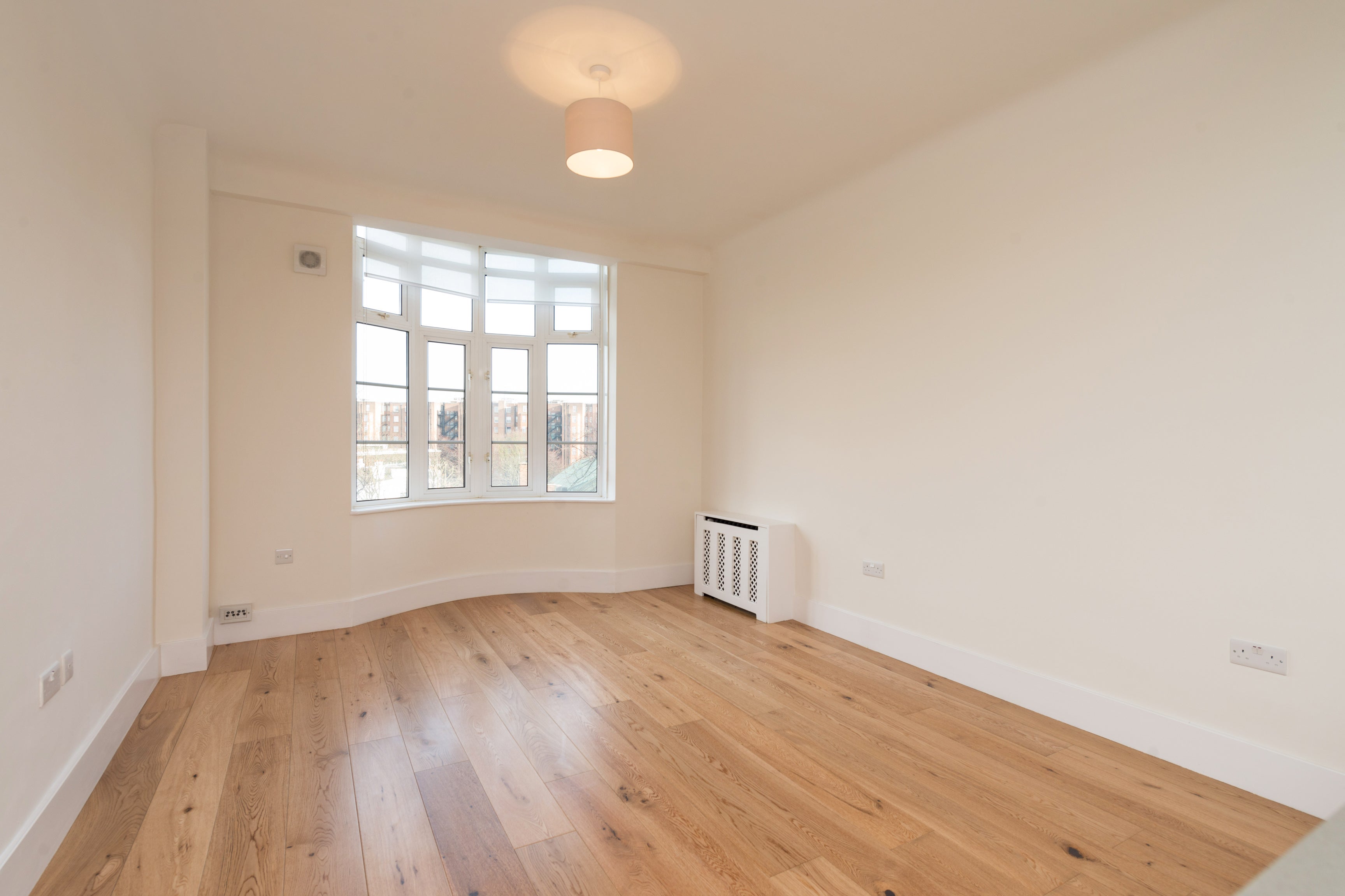 Flat Barbara Brosnan Court in City of Westminster