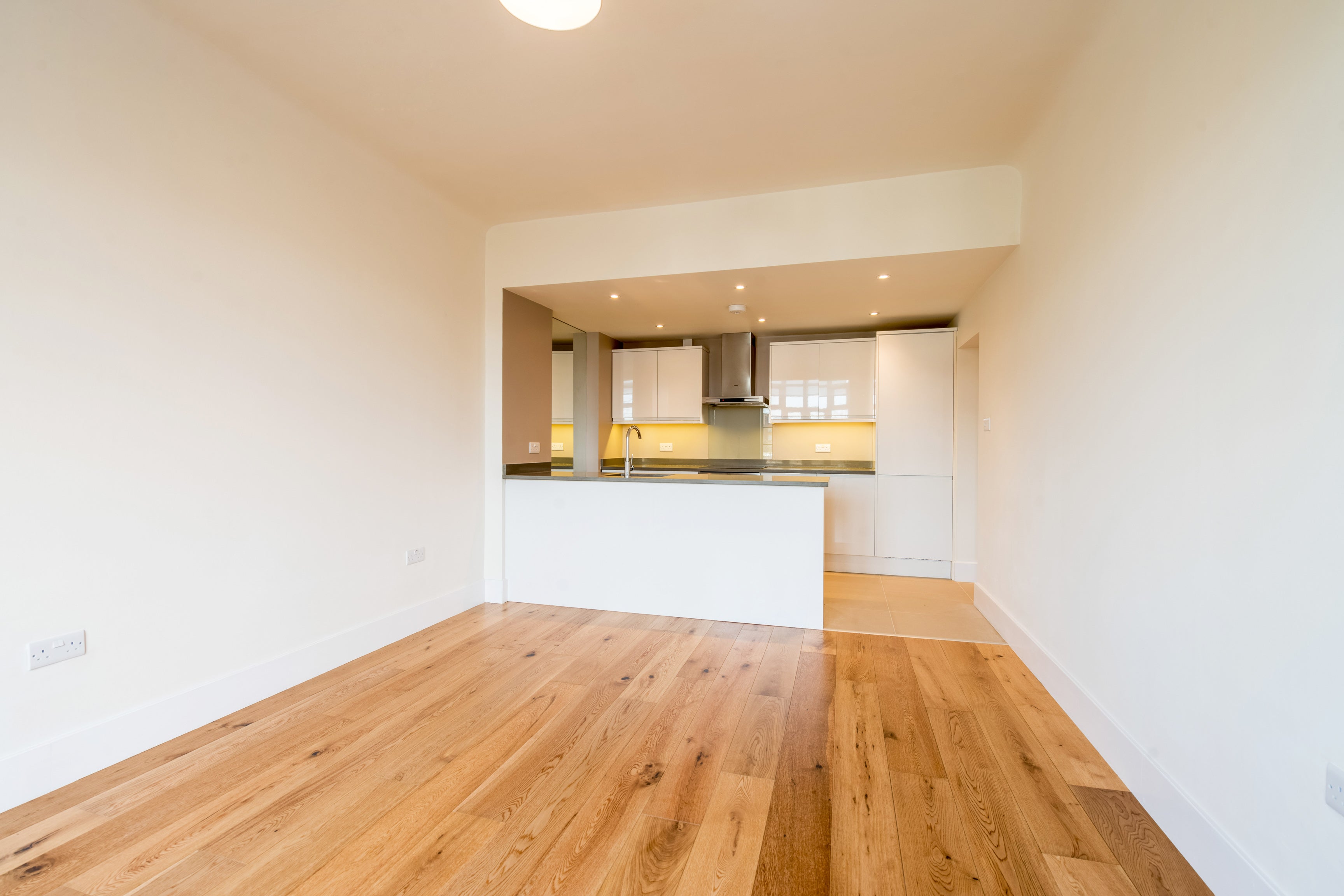 Flat Barbara Brosnan Court in City of Westminster