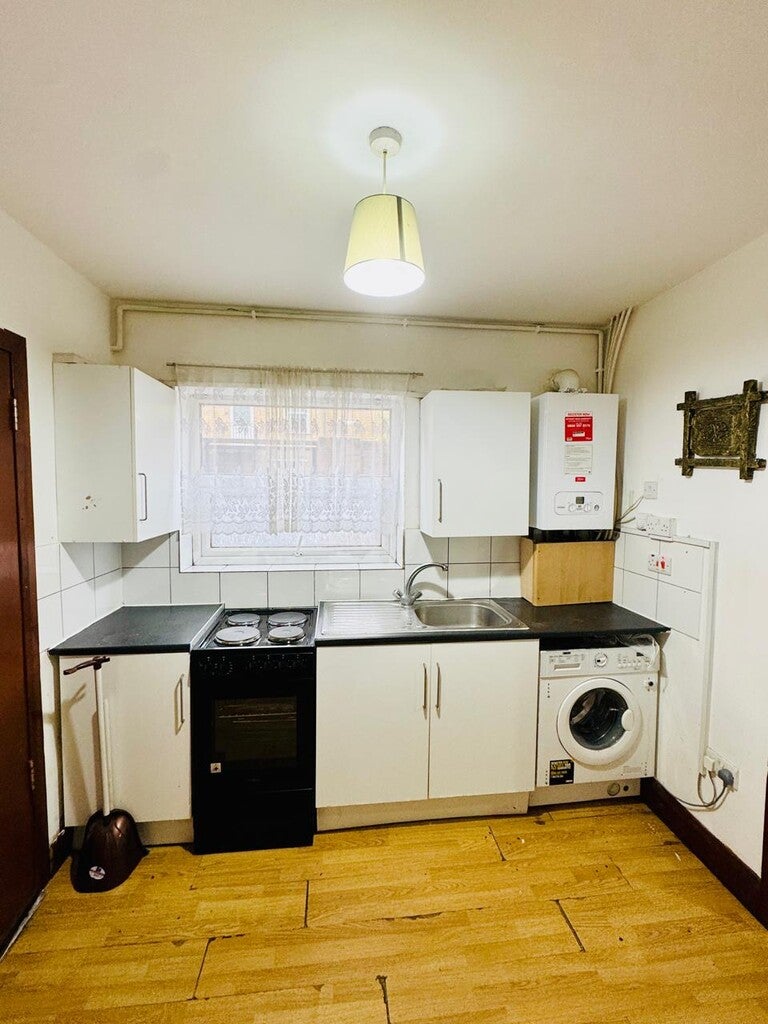 Flat High Road Leytonstone in Greater London