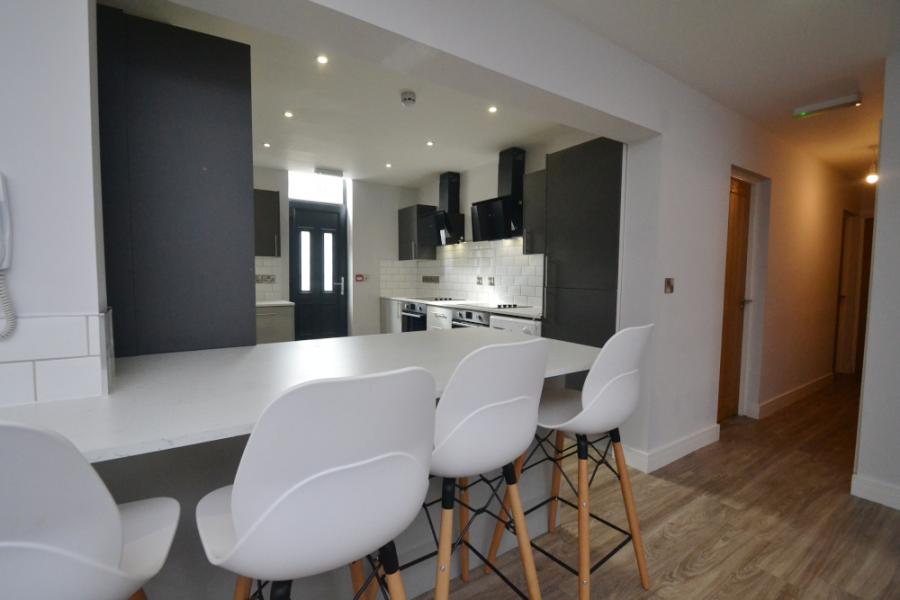 Room Standish Road in Manchester
