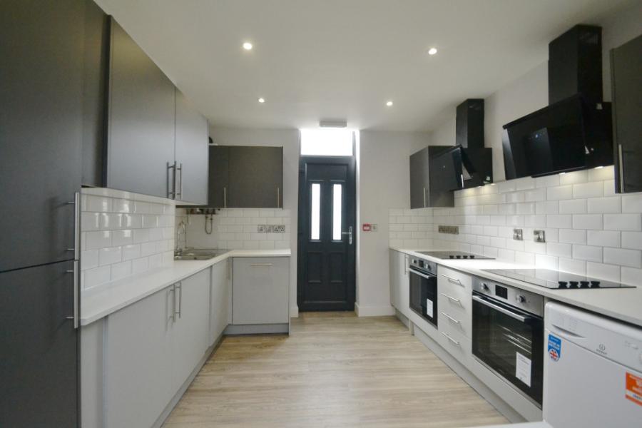 Room Standish Road in Manchester