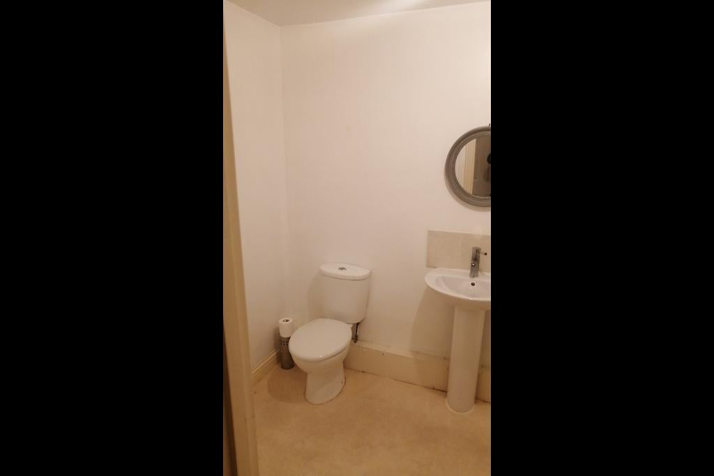 Flat Elmbridge Road in Gloucester