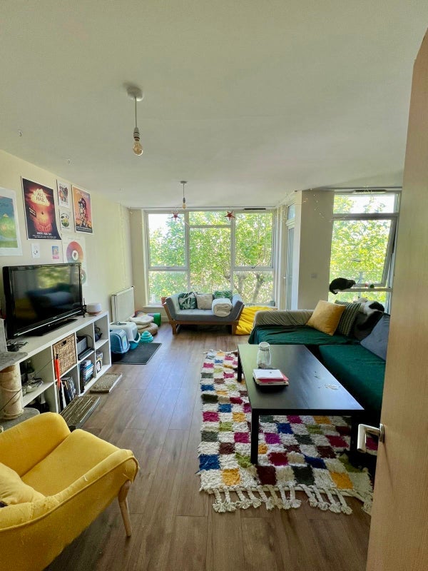 Room Sadler Place in Greater London