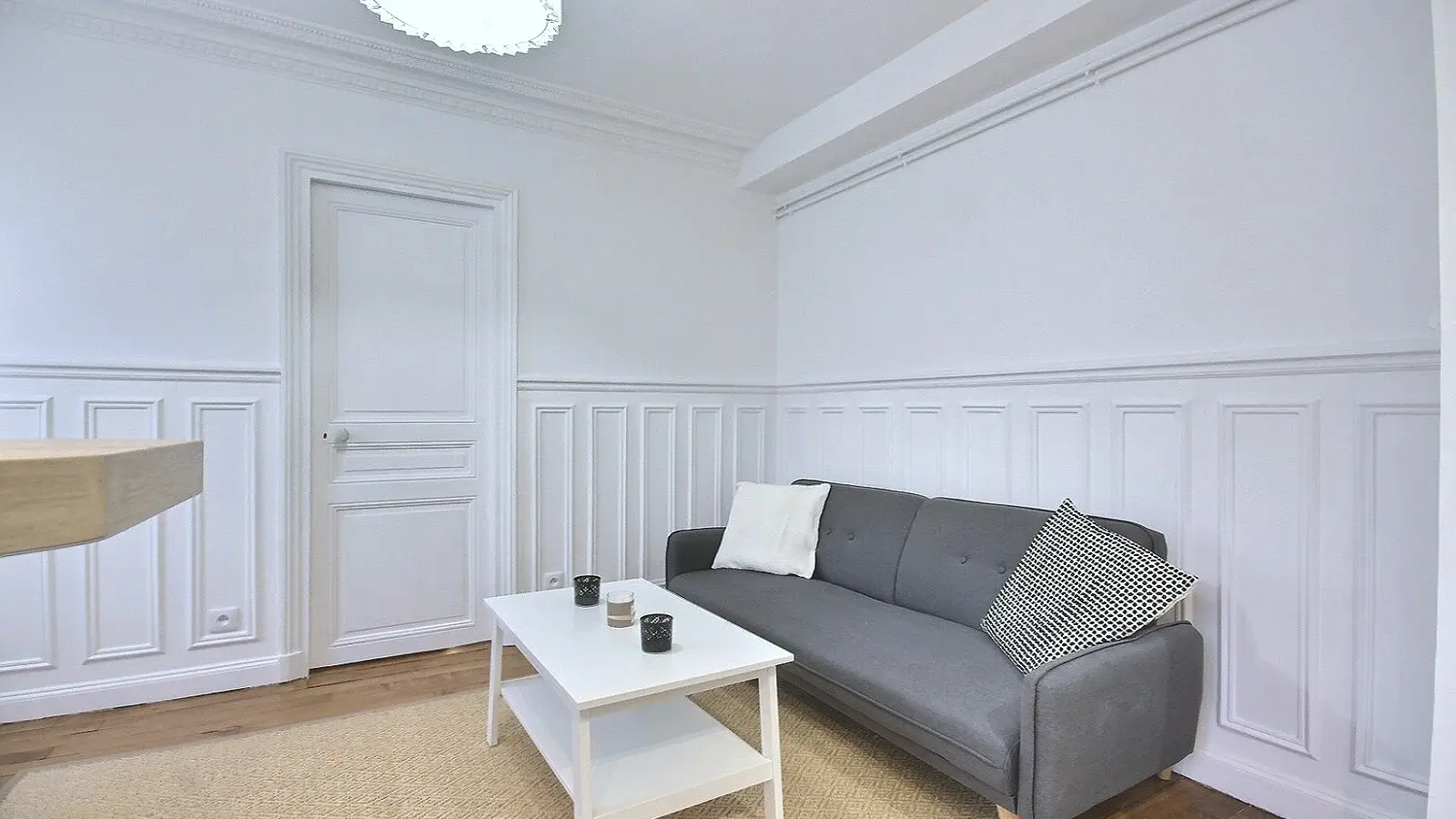 Flat Rue Joseph de Maistre in Paris