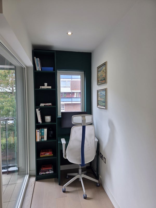 Flat Stewart Street in Greater London