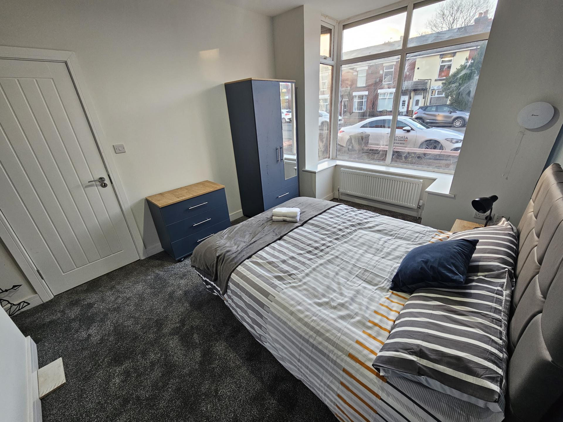 Room Back Tonge Moor Road East in Bolton