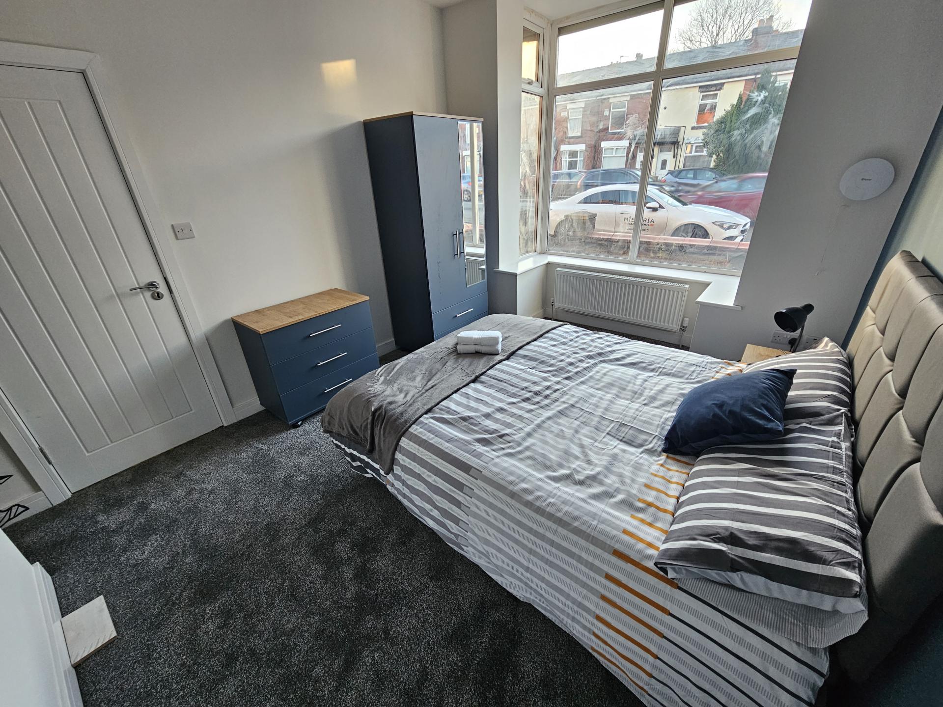 Room Back Tonge Moor Road East in Bolton