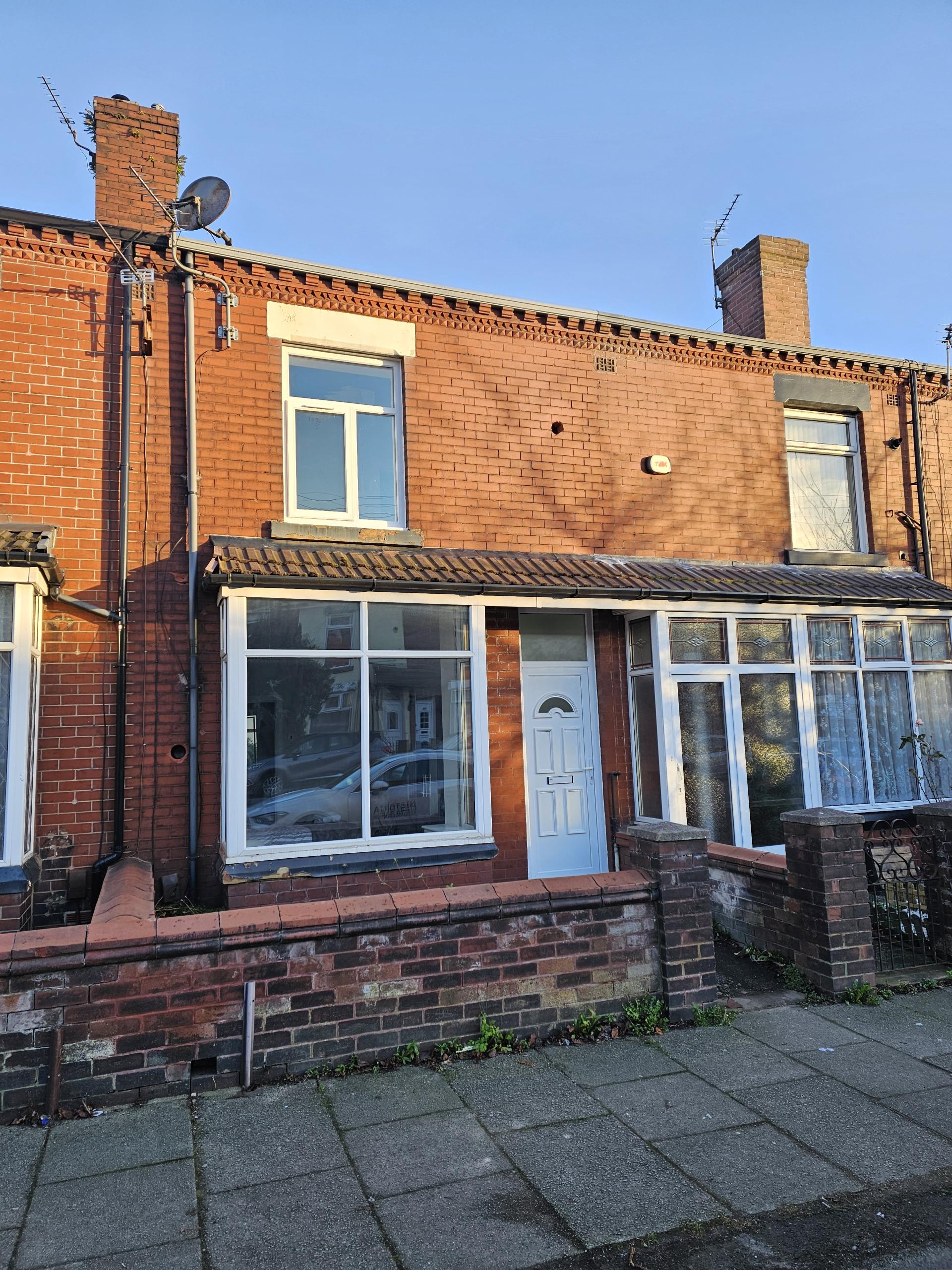 Room Back Tonge Moor Road East in Bolton