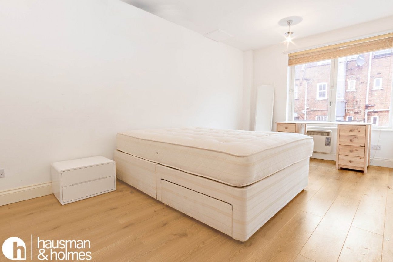 Flat Accommodation Road in Greater London