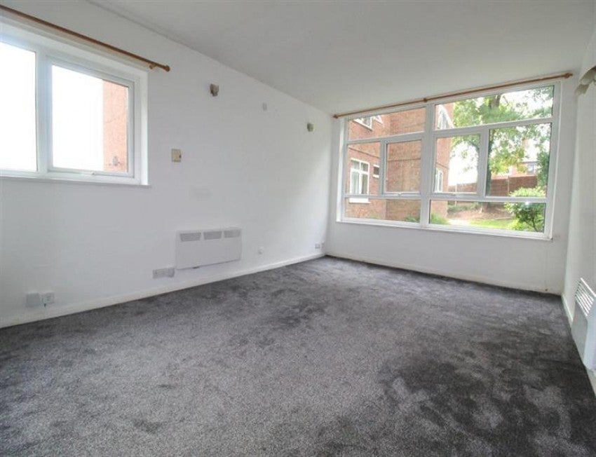 Flat St Martin's Avenue in Cheadle