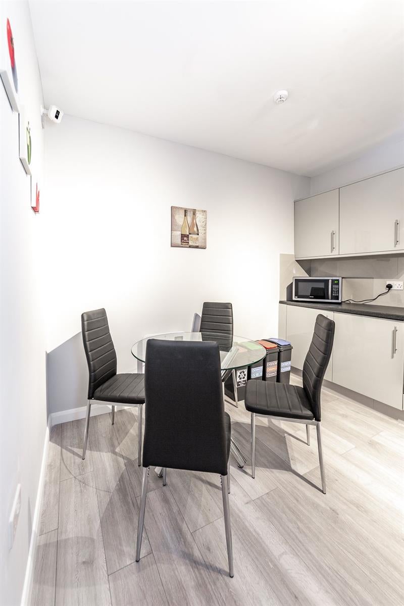 Room Eccleston Street in St Helens
