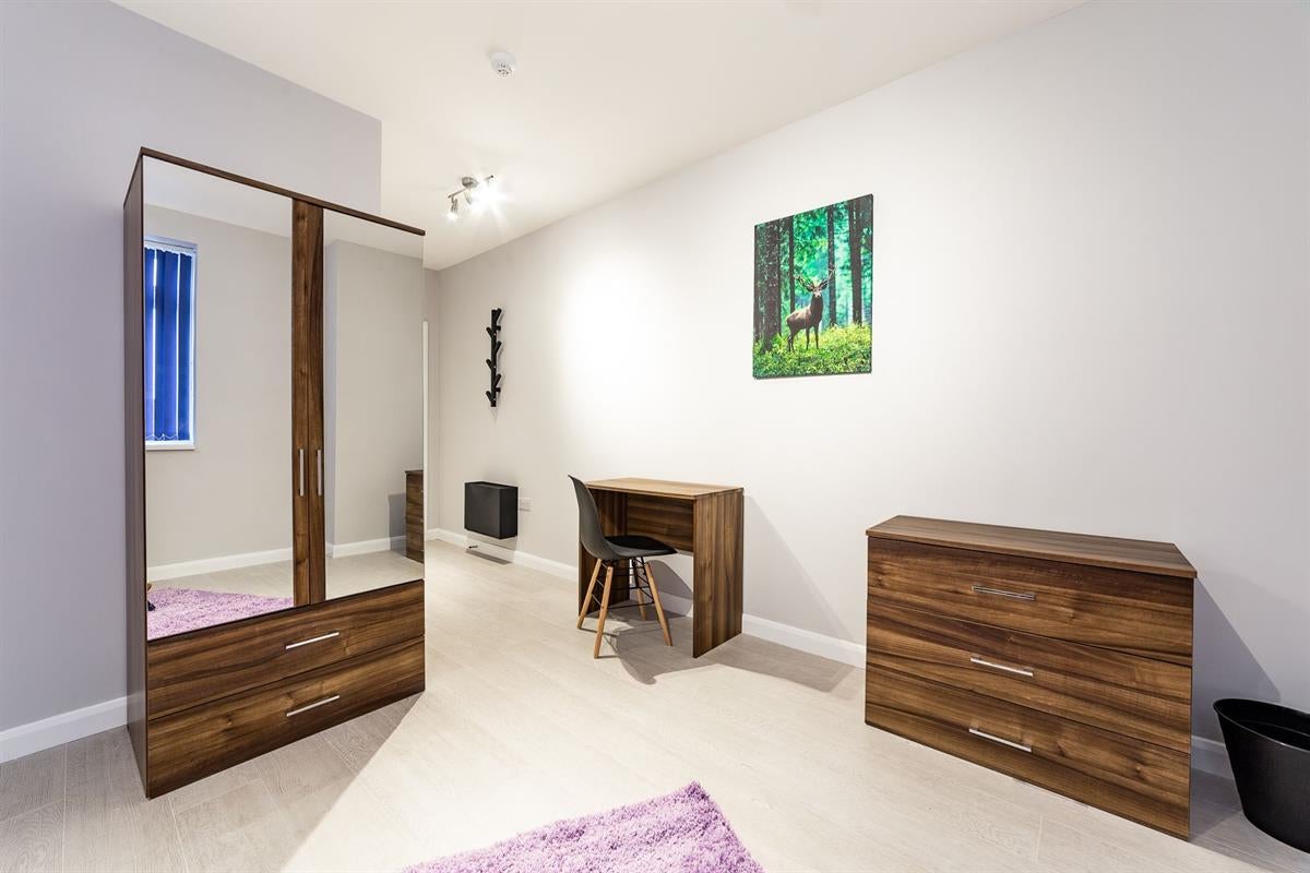 Room Eccleston Street in St Helens