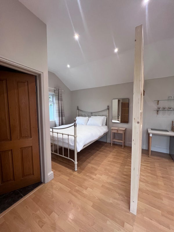 Room London Road in Allostock