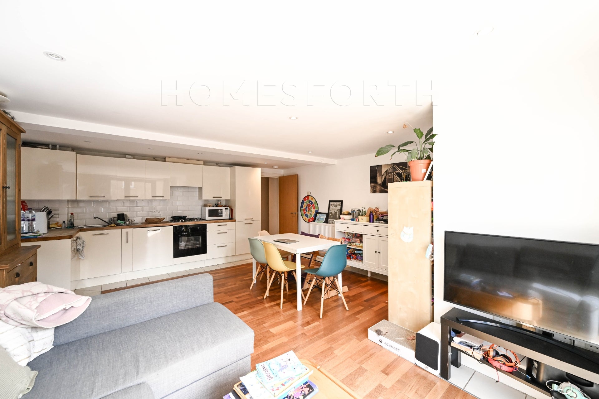 Flat Okehampton Road in Greater London