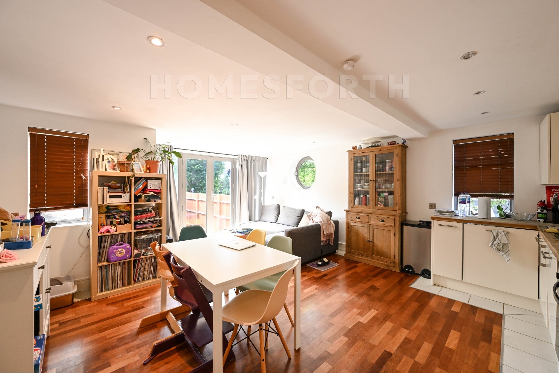 Flat Okehampton Road in Greater London