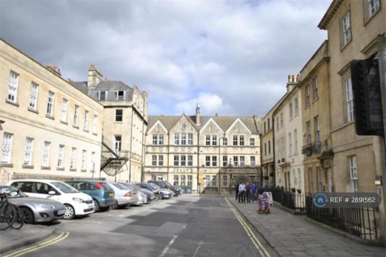 Flat Barton Buildings in Bath