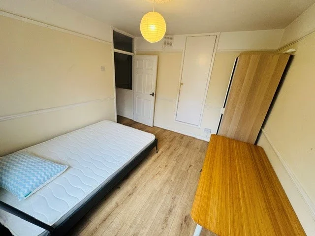 Flat Shaftesbury Street in Greater London