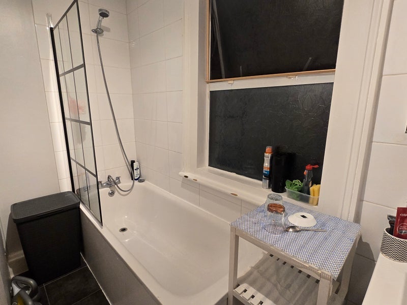 Room Kingston Road in Greater London