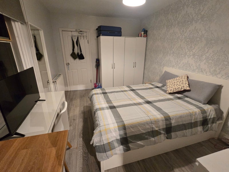 Room Kingston Road in Greater London