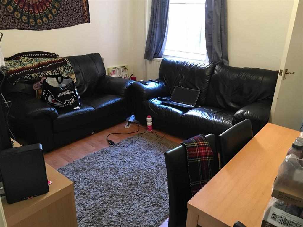 Flat Tiverton Road in Birmingham