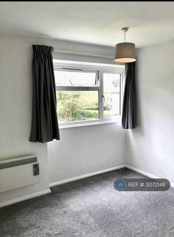 Flat Davos Close in Woking