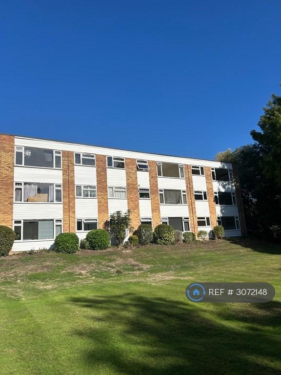 Flat Davos Close in Woking