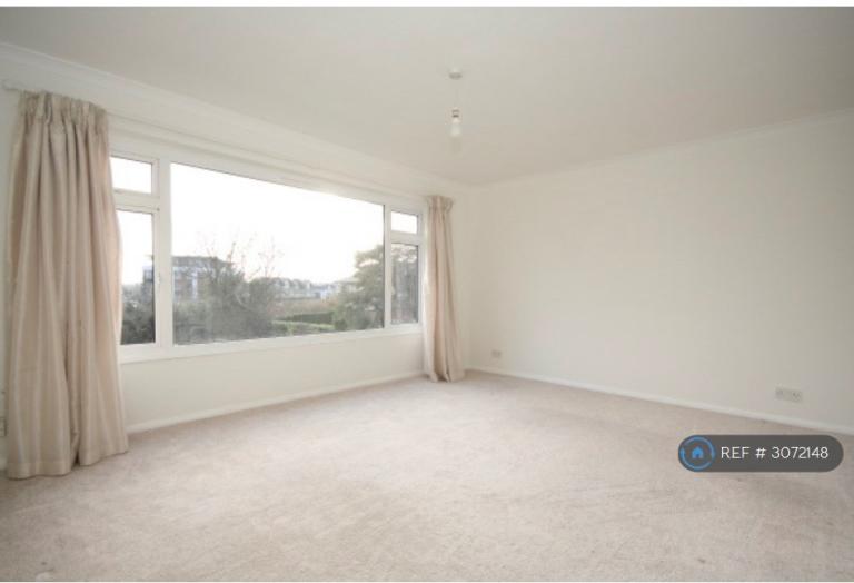 Flat Davos Close in Woking