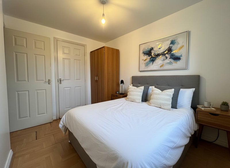 Room Hinchley Road in Manchester