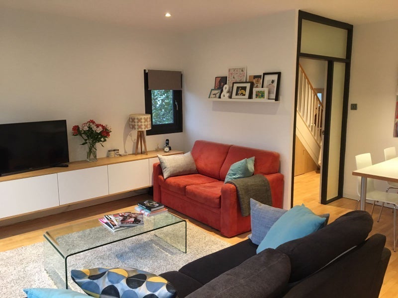 Flat Ann Lane in Greater London