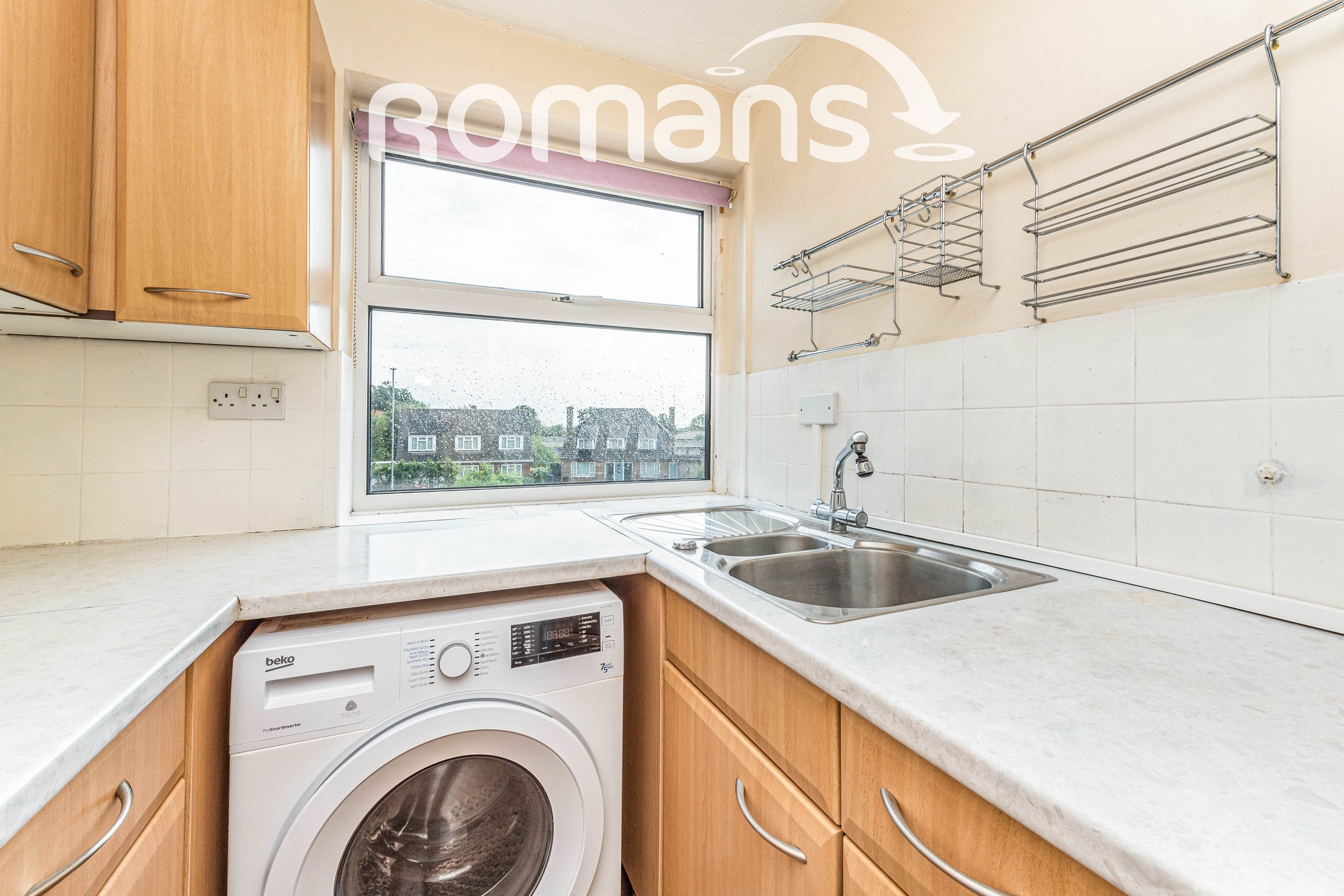 Flat Langdale Gardens in Earley
