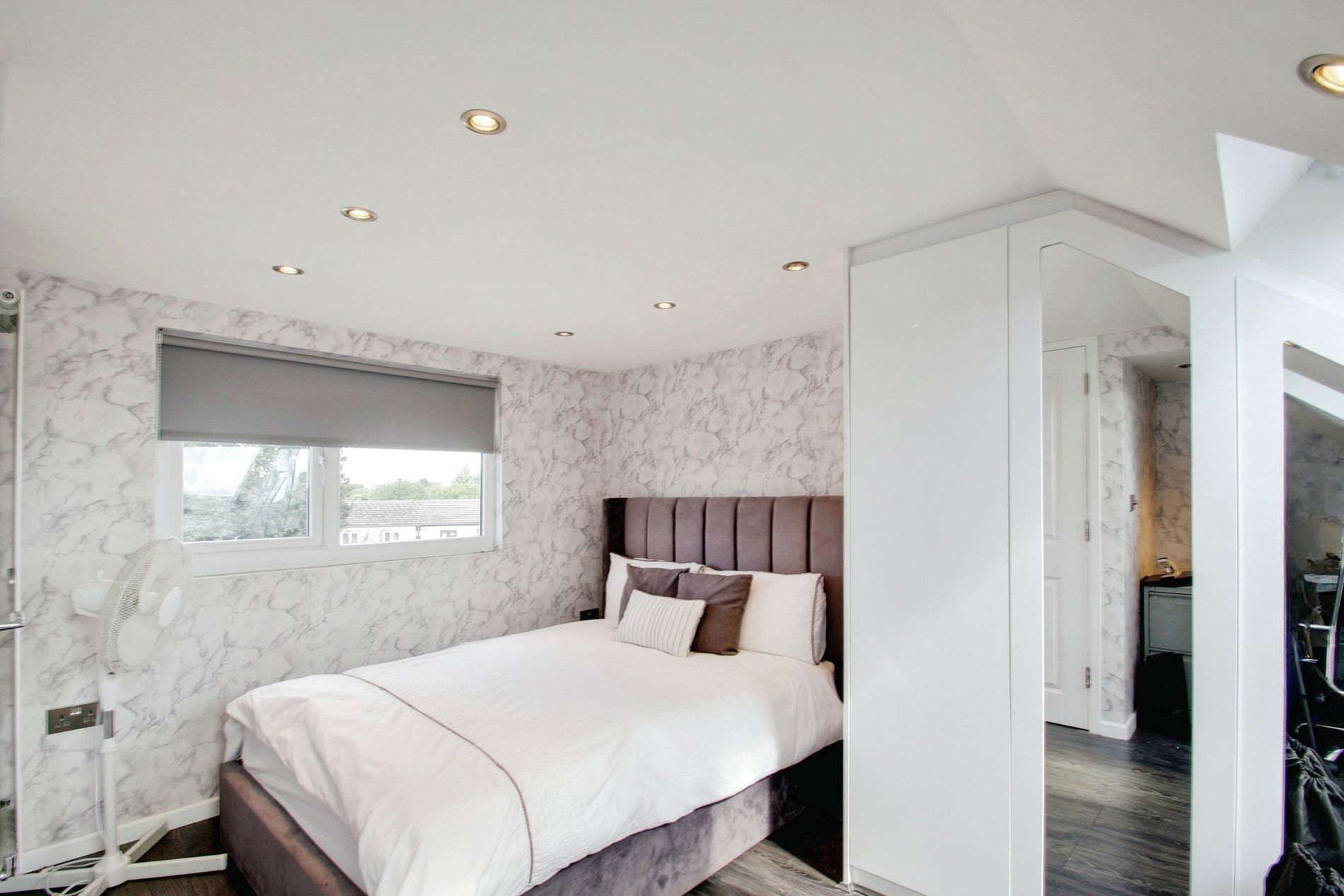 House Hadley Gardens in Greater London