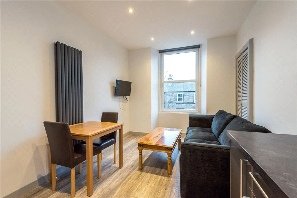 Flat Caledonian Road in City of Edinburgh