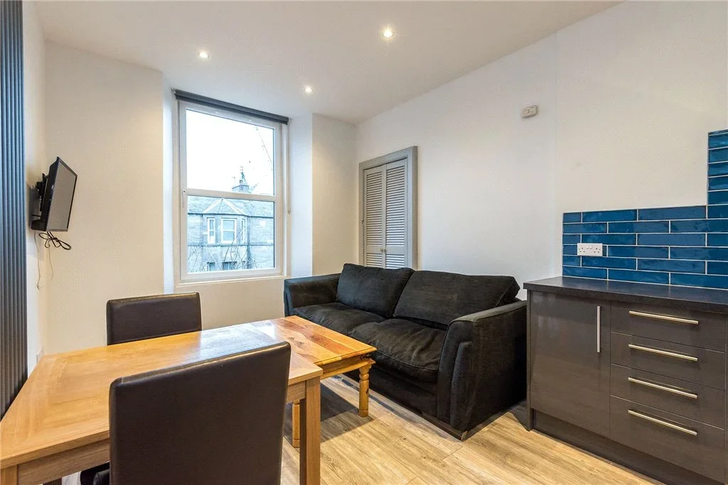 Flat Caledonian Road in City of Edinburgh
