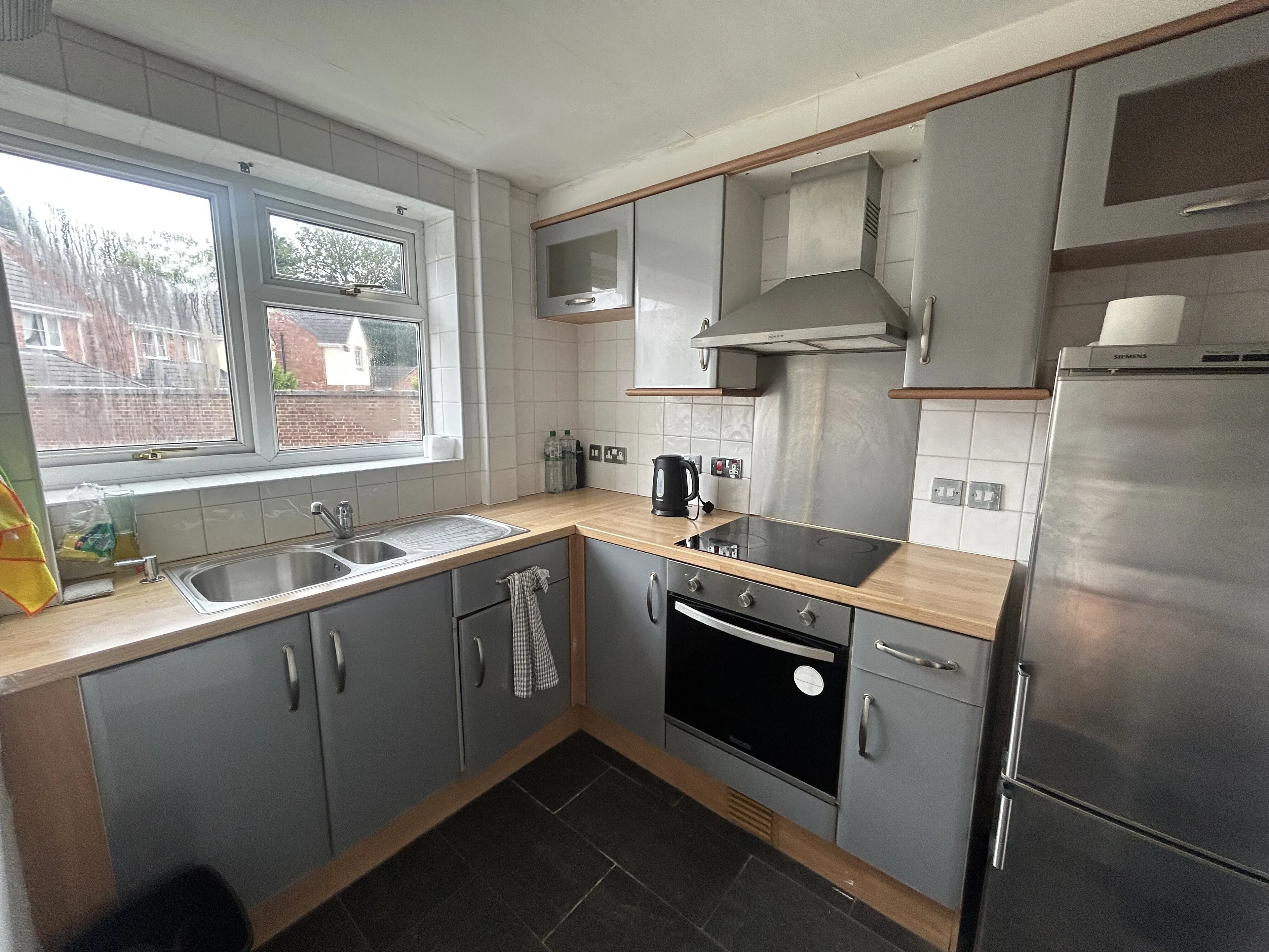 Flat Merridale Court in Wolverhampton