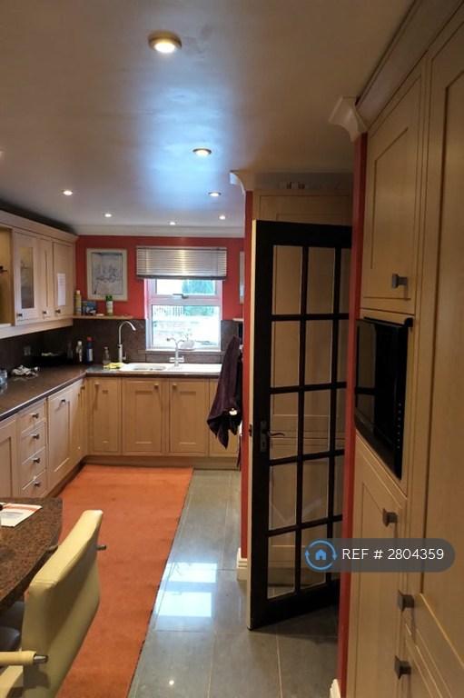 Room Howerts Close in Southampton