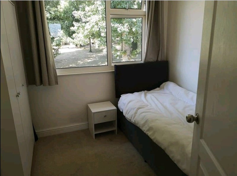 Room Wensleydale in Crawley