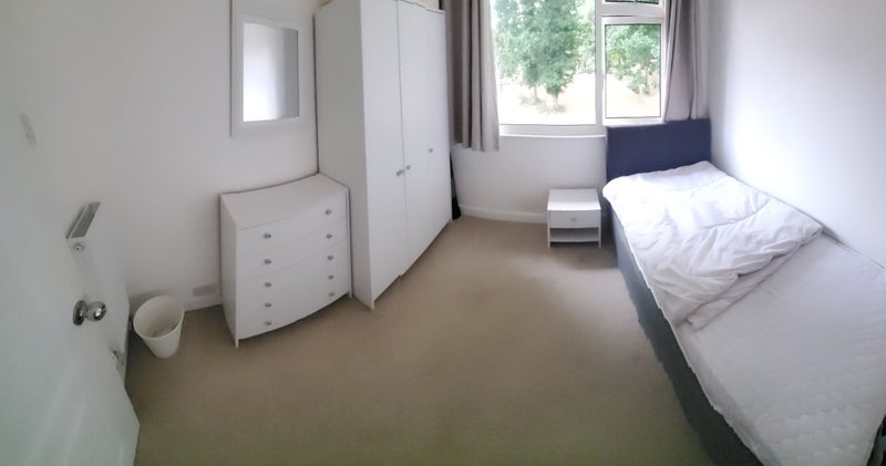 Room Wensleydale in Crawley