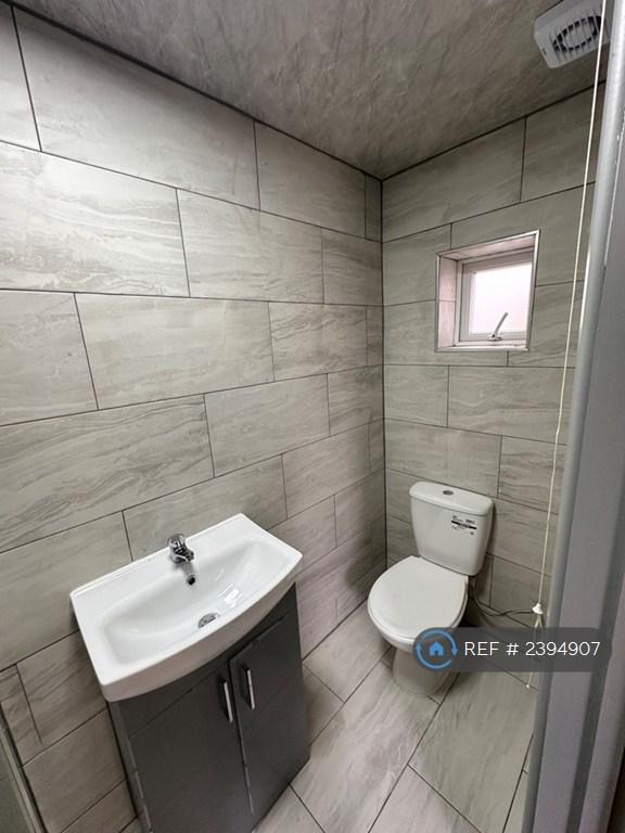 Flat Bennetts Avenue in Greater London