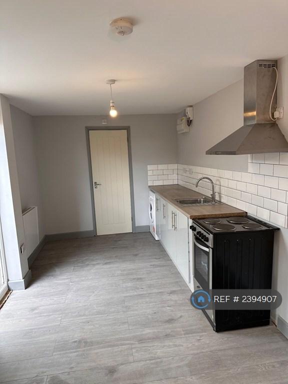 Flat Bennetts Avenue in Greater London