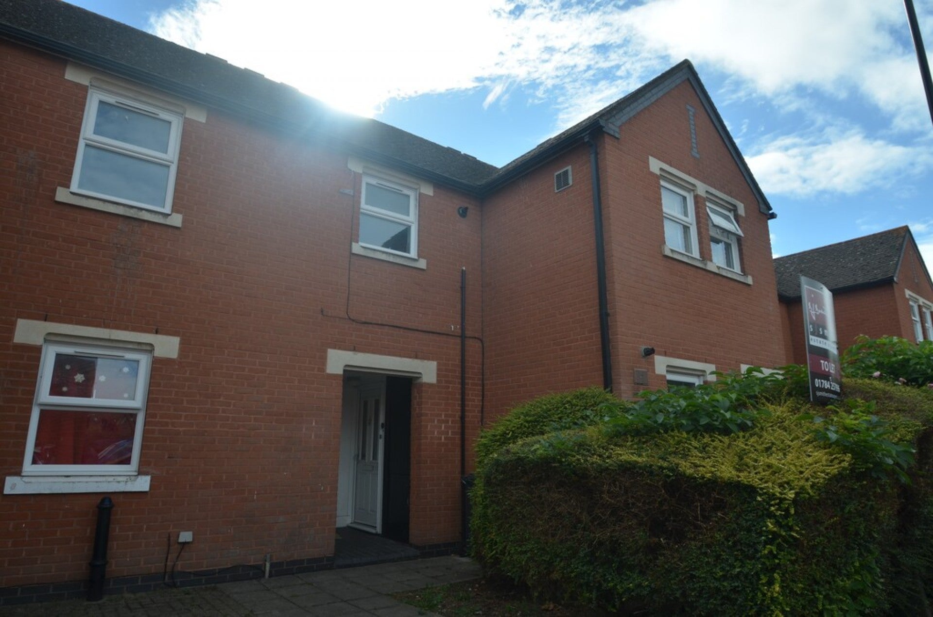 Flat Grafton Court in Greater London