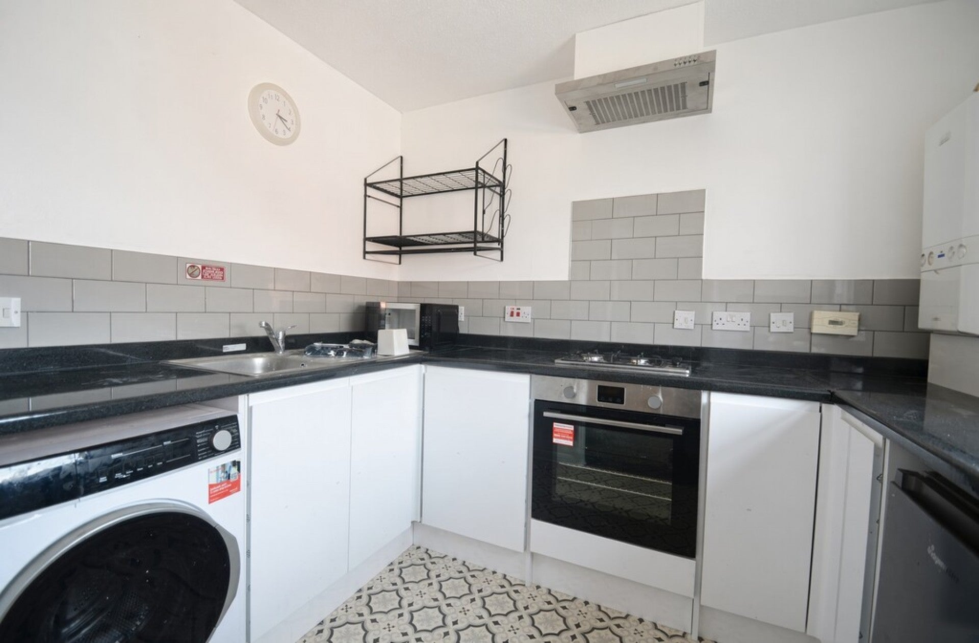 Flat Grafton Court in Greater London