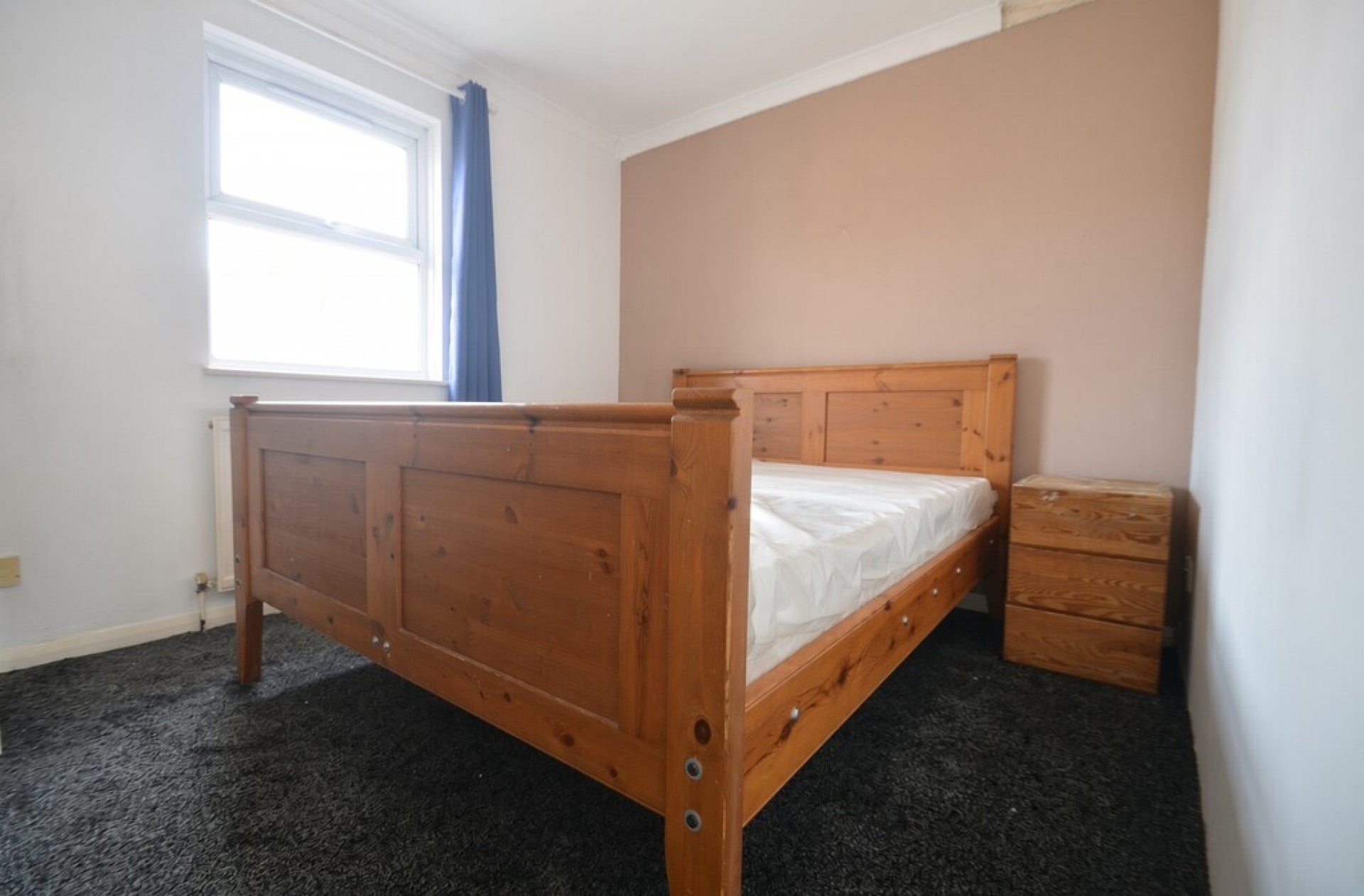 Flat Grafton Court in Greater London