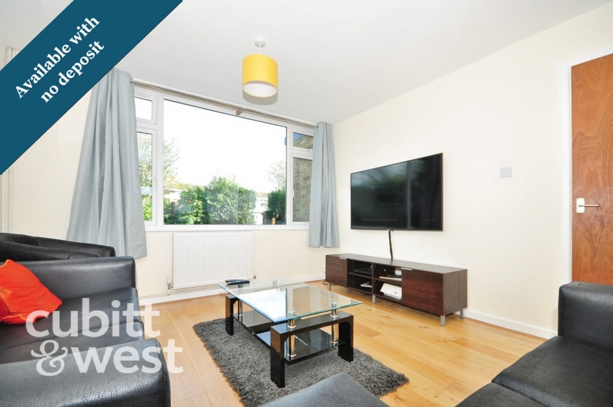 Room Wheatcroft Grove in Rainham